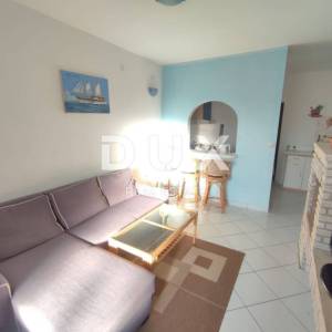 ISTRA, BANJOLE - Apartmanska kuća s bazenom i okućnicom 150m od mora