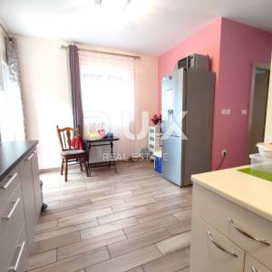 ISTRA, BANJOLE - Dvoetažni stan sa vrtom u novogradnji