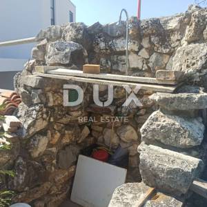 ISTRA, BANJOLE Kamena kuća s okućnicom - 200 m OD PLAŽE!!