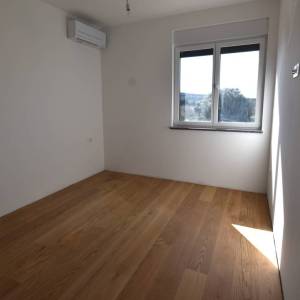 Istra, Banjole, novogradnja, 100m2, 3s+db, lođa