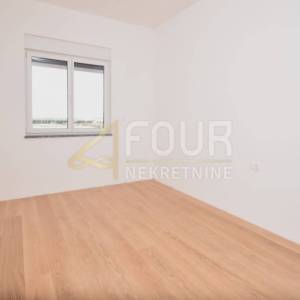 Istra, Banjole, novogradnja, 100m2, 3s+db, terasa 