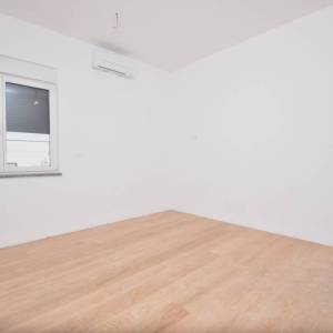 Istra, Banjole, novogradnja, 100m2, 3s+db, terasa, okućnica