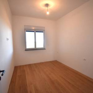 Istra, Banjole, novogradnja, 100m2, 3s+db, terasa, okućnica