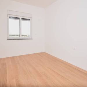Istra, Banjole, novogradnja, 100m2, 3s+db, terasa, okućnica