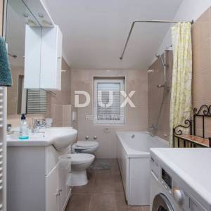 ISTRA, BANJOLE Očaravajuća kuća s bazenom s 3000 m2 okućnice - POGLED NA MORE!