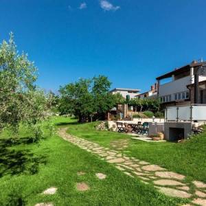 ISTRA, BANJOLE Očaravajuća kuća s bazenom s 3000 m2 okućnice - POGLED NA MORE!