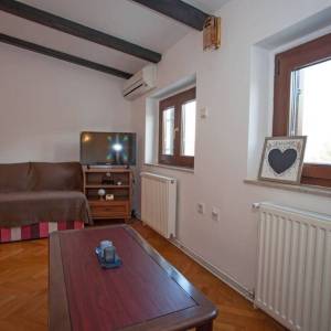 ISTRA, BANJOLE Predivna apartmanska kuća na osami - POGLED NA MORE!!