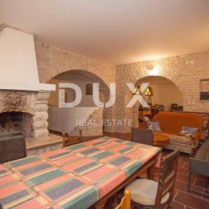 ISTRA, BANJOLE Predivna apartmanska kuća na osami - POGLED NA MORE!!