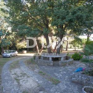ISTRA, BANJOLE Predivna apartmanska kuća na osami - POGLED NA MORE!!