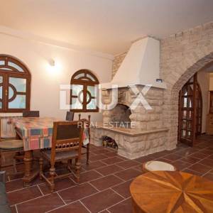 ISTRA, BANJOLE Predivna apartmanska kuća na osami - POGLED NA MORE!!