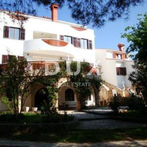 ISTRA, BANJOLE Predivna apartmanska kuća na osami - POGLED NA MORE!!