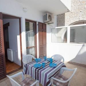 ISTRA, BANJOLE Predivna apartmanska kuća na osami - POGLED NA MORE!!