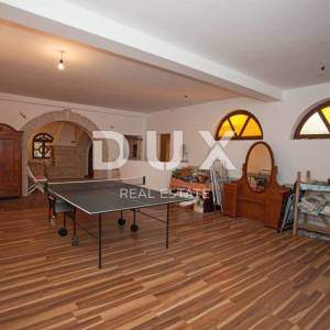 ISTRA, BANJOLE Predivna apartmanska kuća na osami - POGLED NA MORE!!