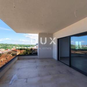 ISTRA, BANJOLE - Prekrasni penthouse s pogledom na more + garaža!