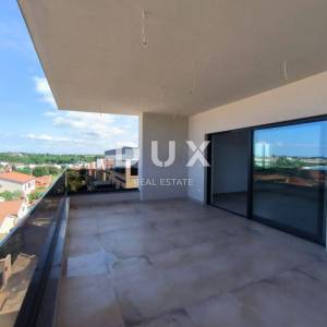 ISTRA, BANJOLE - Prekrasni penthouse s pogledom na more + garaža!