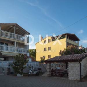 ISTRA, BANJOLE - Vaša investicija na moru - Apartmanska kuća u blizini mora u Banjolama!