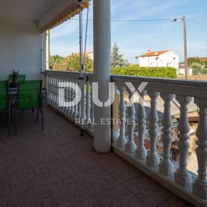 ISTRA, BANJOLE - Vaša investicija na moru - Apartmanska kuća u blizini mora u Banjolama!