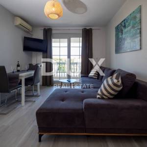 ISTRA, BANJOLE - Vaša investicija na moru - Apartmanska kuća u blizini mora u Banjolama!