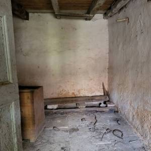 ISTRA, BARBAN - Kamena starina s velikom okućnicom