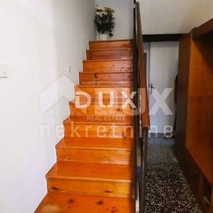 ISTRA, BARBAN - Kuća sa velikom okućnicom i predivnim pogledom na more, PRILIKA!