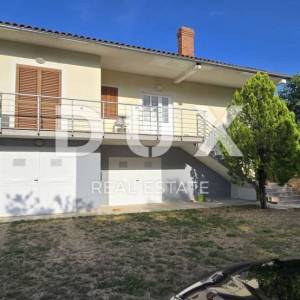 ISTRA, BARBAN - Kuća u srcu Istre s pogledom, privatnošću i potencijalom