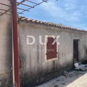 ISTRA, BARBAN - Kuća za adaptaciju s prostranom okućnicom