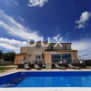 ISTRA, BARBAN - Luksuzna vila s pomoćnim objektom