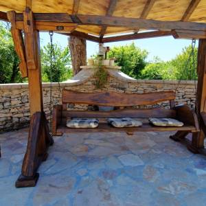 ISTRA, BARBAN - Rustikalna vila na mirnoj lokaciji