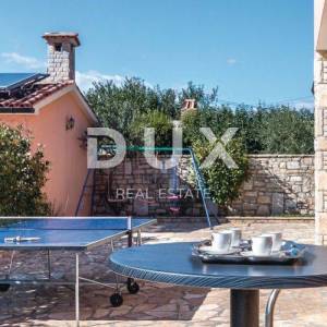 ISTRA, BARBAN - Vila s bazenom i ljetnom kuhinjom 
