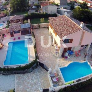 ISTRA, BARBAN - Vila s bazenom i ljetnom kuhinjom 