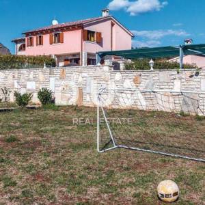 ISTRA, BARBAN - Vila s bazenom i ljetnom kuhinjom 