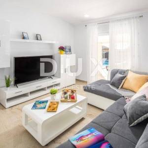 ISTRA, BARBAN - Vila s bazenom i ljetnom kuhinjom 