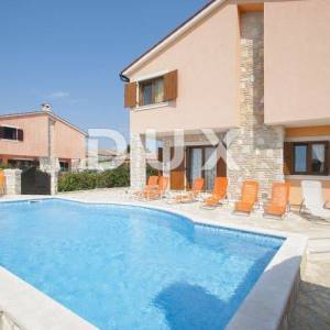 ISTRA, BARBAN - Vila s bazenom i ljetnom kuhinjom 