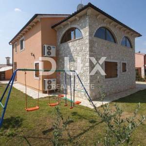 ISTRA, BARBAN - Vila s bazenom i ljetnom kuhinjom 