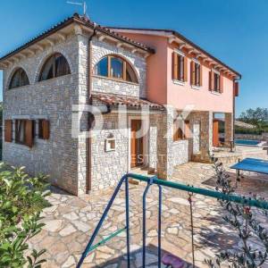 ISTRA, BARBAN - Vila s bazenom i ljetnom kuhinjom 