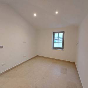 ISTRA, BARBAN - Visokokvalitetna kamena vila s bazenom