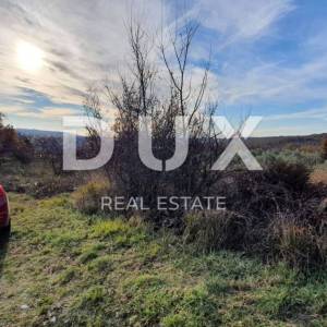 ISTRA, BARBAN - Zemljište s pravomoćnom dozvolom i plaćenim komunalijama, prekrasan pogled