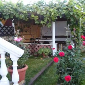 ISTRA, BARBARIGA - Kuća na odličnoj lokaciji s pogledom na more