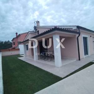 ISTRA, BIBIĆI - Prizemnica sa bazenom!
