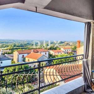 ISTRA, BRTONIGLA- Dvoetažni stan u centru s pogledom na more