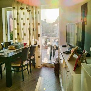 ISTRA, BRTONIGLA- Dvoetažni stan u centru s pogledom na more