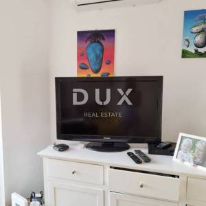 ISTRA, BRTONIGLA- Dvoetažni stan u centru s pogledom na more