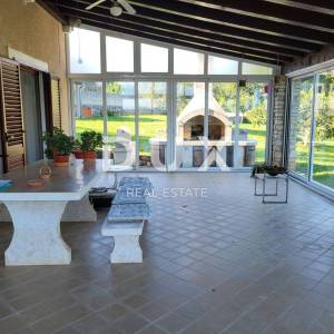 ISTRA, BRTONIGLA - Imanje u prekrasnom okruženju