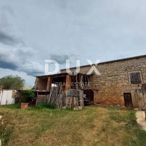 ISTRA, BRTONIGLA - Kamena kuća s velikom okućnicom