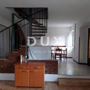 ISTRA, BRTONIGLA - Useljiva katnica, 160 m2
