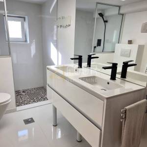 Istra, Buje, 52.81m2, 2skl, adaptiran stan