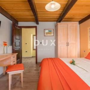 ISTRA, BUJE - Apartmanska kuća s bazenom