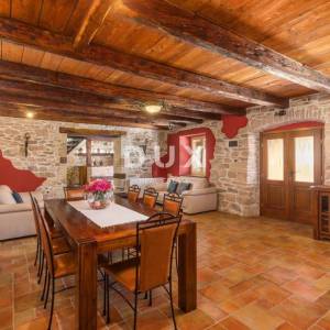 ISTRA, BUJE - Apartmanska kuća s bazenom