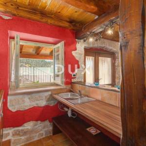 ISTRA, BUJE - Apartmanska kuća s bazenom