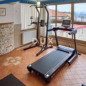 ISTRA, BUJE - Apartmanska kuća s bazenom